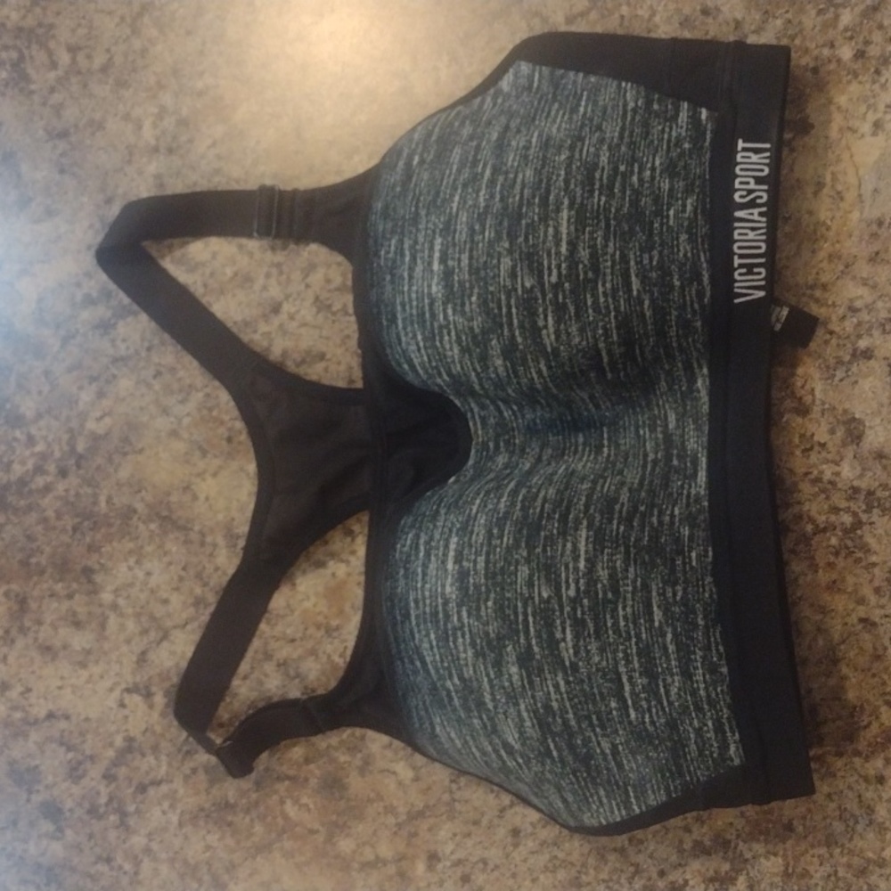 Victoria sport racerback sports bra size 34D